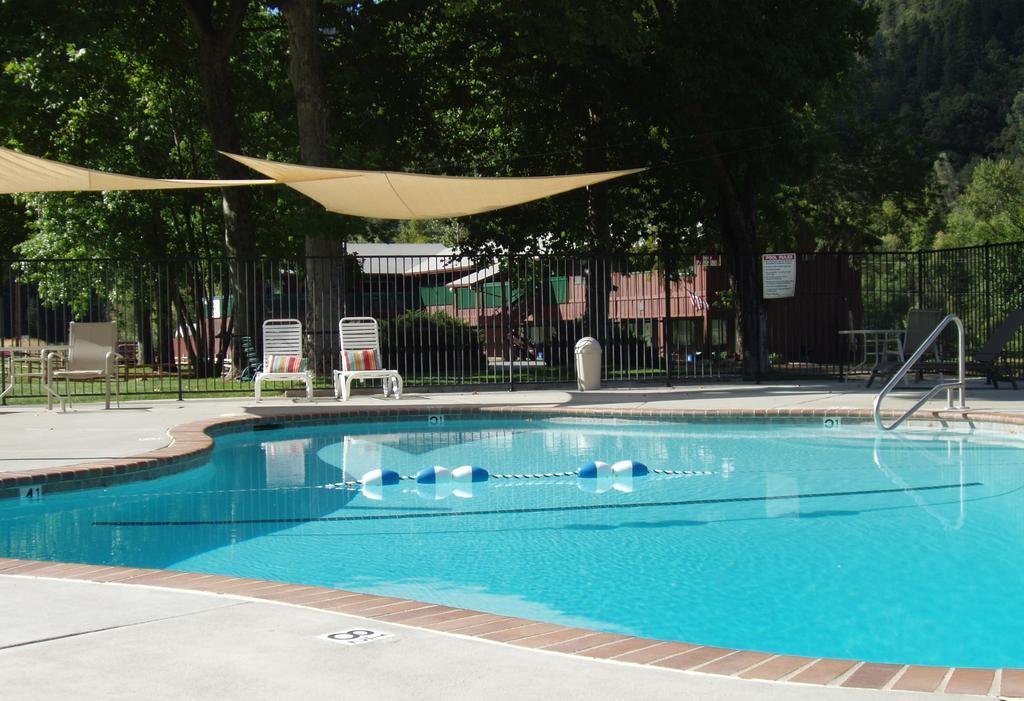 Indian Creek Lodge Douglas City Екстер'єр фото