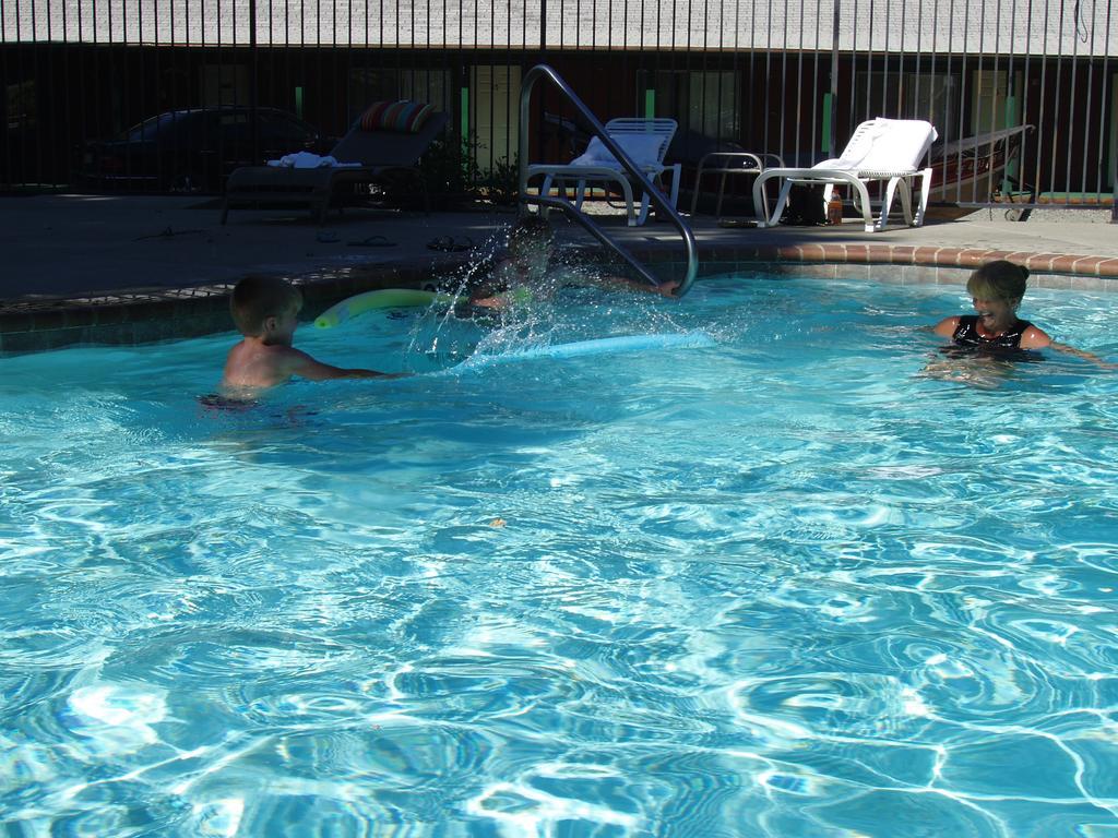 Indian Creek Lodge Douglas City Екстер'єр фото